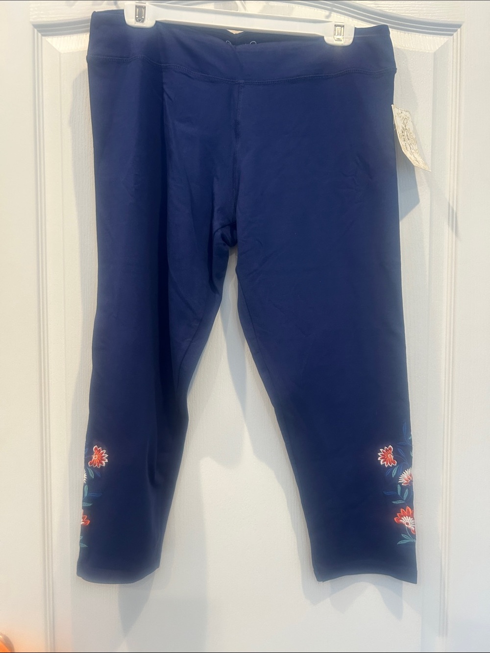 New XL French Laundry Navy Leggings embroidered Floral Accents